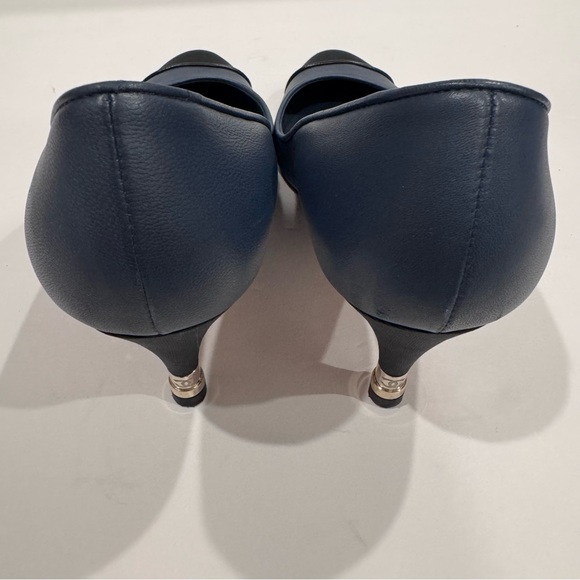 CHANEL Cruise 2012 Collection Cap Toe Pumps Navy Black 38 GUC - Picture 6 of 15